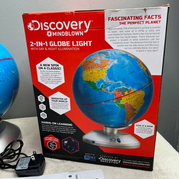 Discovery Mindblown Globe LED Light Illuminated in Box Spins Power Cord - Picture 5 of 11